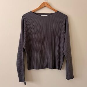 OAK + FORT Gray Pleated Long Sleeve Top